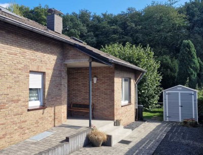 Modernisierte 51qm Wohnung (2 Zi+Kü+Di*Bad) incl. Veranda/Garten/Stellplatz/Keller/WKücke