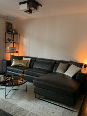 Helle 2-Zimmer-Etagenwohnung mit 2 Balkonen in zentraler Lage – kernsaniert 2015