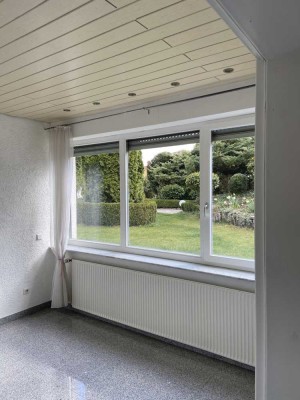 Lichtdurchflutete 3-Zimmer-Wohnung in Herrenberg mit Gartenbenutzung Südseite evtl. voll möbliert