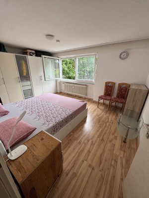 Zwischenmiete/sublet(6 Monate) möbiliertes 3er Wohnung mit Balkon und EBK