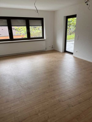 Geschmackvolle 4,5-Raum-EG-Wohnung mit gehobener Innenausstattung mit EBK in Kirchardt