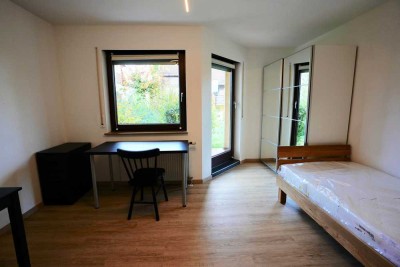 Ein-Zimmer-Wohnung Nähe Uni Hohenheim/Flughafen Stuttgart /möbliert/inklusive Außenstellplatz