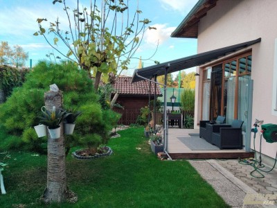 ***** Einfamilienhaus mit Gästehaus und Cafe´ ******* WOHNEN UND ARBEITEN