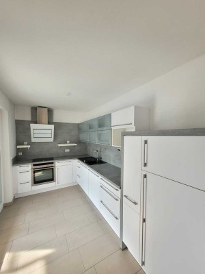 3,5-Zimmer Maisonette-Wohnung mit Einbauküche und Balkon in Röthenbach Ost