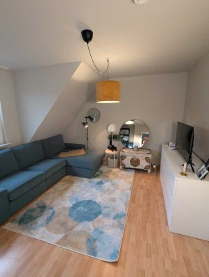 Möblierte 2-Zimmer-Dachgeschosswohnung (61 m²) in Dortmund-Körne – Paar gesucht mit Nebenjob im Haus