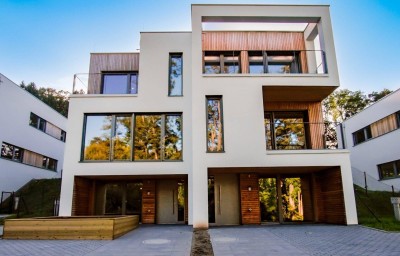 Garden Villas - Exklusive Doppelhaushälfte mit großzügigem Garten inmitten von Grün