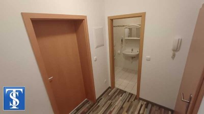 Schöne bezugsfreie 2-Zimmer-ETW im 2. OG mit Wanne und Abstellraum zentrumsnah in Plauen