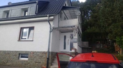 Helle 4-Zimmer Maisonette-Wohnung mit Balkon in Gummersbach