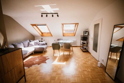 Schönes Einzimmer-DG-Apartment (unmöbliert) im Stuttgarter Osten