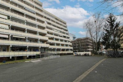 Sofort bezugsfreie 1,5-Zi.-Etagenwohnung mit TG-Stpl. & Balkon in urbaner Lage von Nürnberg
