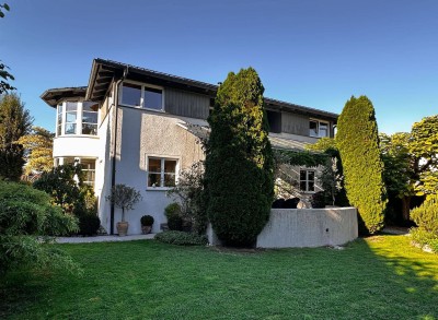 Zeitloses Einfamilienhaus in Oberalm - 296 m² Wohnfläche, Garten, Pool &amp; Blick ins Grüne - provisionsfrei