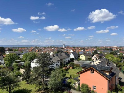 Schöne & helle 3-ZKB mit 2 Balkonen und fantastischem Ausblick
