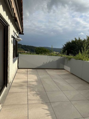 Begehrte Wohnlage, 3-Zimmer, Küche, Bad mit Einbaumöbel, Dachterrasse, Kachelofen