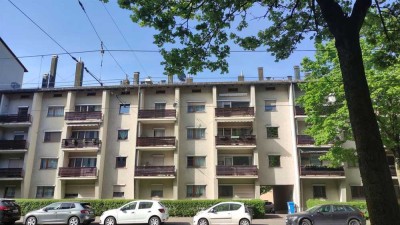 WG-TAUGLICHE 3-ZIMMER-WOHNUNG MIT BALKON IN ZENTRALER WESTSTADT-LAGE