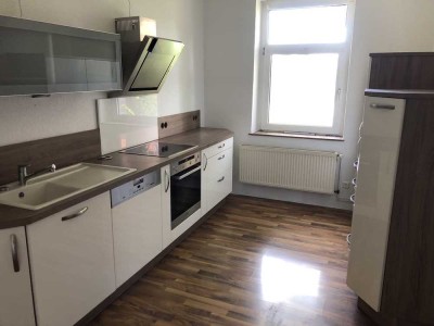 Saniertes Reihenhaus im Grünen mit Einbauküche und Garage