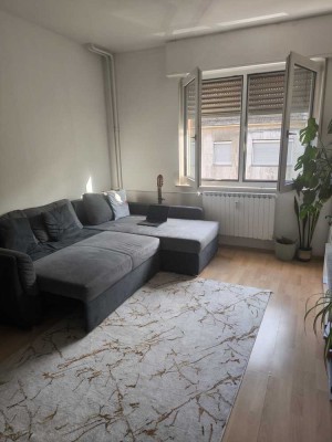 Geräumige, helle 2-Zimmerwohnung mit Balkon und EBK  - Stadtzentrum Hanau