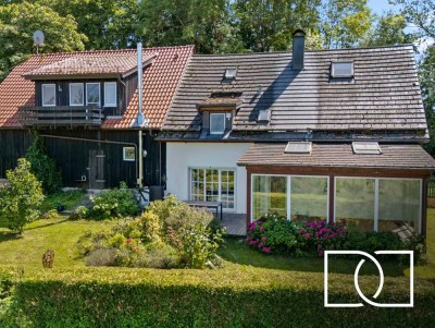 Sofort bezugsfertig! Modernisiertes Bauernhaus mit großem Garten, Scheune und traumhafter Aussicht