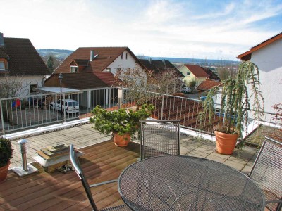 Traumwohnung mit herrlichem Ausblick - 170qm Incl. Sauna, Küche und Einzelgarage