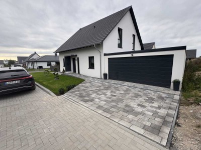 OHNE MAKLER - Luxuriöses Einfamilienhaus mit 5,5 Zimmern in Schwerin-Warnitz