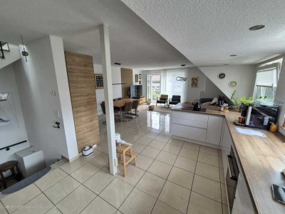 Helle Maisonnette-Wohnung 91qm in Geyen