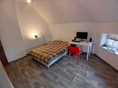 Charmante 2-Zimmer-Wohnung im Altbau-Charme – ideale Kapitalanlage