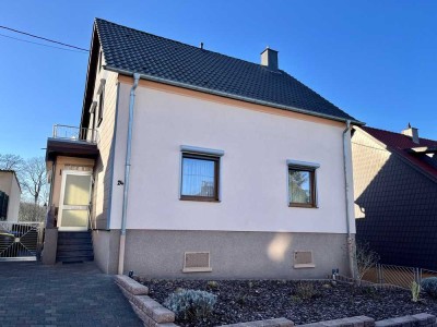 Freistehendes Einfamilienhaus mit schönem Garten und Garage in Völklingen- Fürstenhausen