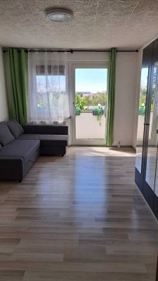 * ETW in Grimma * teilmöbliert * Küche+ Bad mit Fenster * Wanne *  Balkon *