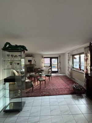 von privat: Stilvolle 3-Zimmer-Maisonette-Wohnung mit EBK in Schriesheim