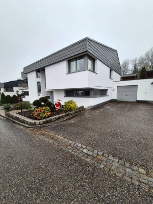 WOHNEN ÜBER LINZ | Helle, neu sanierte 3 Zimmer Wohnung am beliebten Freinberg