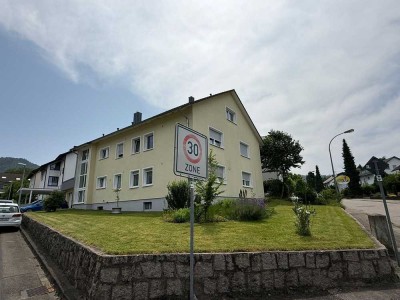 Schöne 4-Zimmerwohnung mit Terrasse, großem Garten und EBK o. Makler!!!