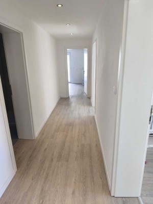 Helle, freundliche 3-Zimmer-Wohnung mit zwei Terrassen und EBK in Cham West