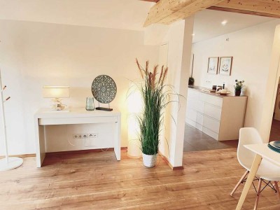 Helle, kernsanierte 4ZKB Dachgeschosswohnung in Markt Indersdorf mit Balkon & kleinem Garten