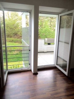 Helle 3 Zimmer mit Süd-West Balkon, Bad mit Fenster, Aufzug, Fußbodenheizung (privat)