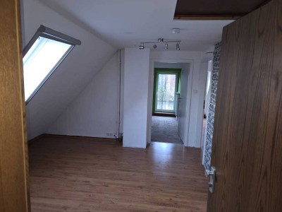 Attraktive 2,5-Zimmer-Dachgeschosswohnung in DT-Hiddesen