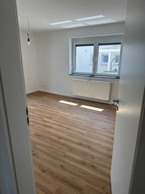 Erstbezug nach Sanierung: stilvolle 3-Zimmer-Wohnung mit Balkon in Remseck am Neckar