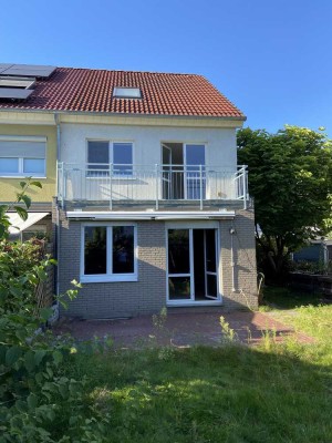 Gepflegtes  4-Zimmer-Reihenendhaus mit gehobener Innenausstattung in  Mahlow Musikerviertel