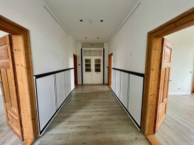 Eimbeckhausen: 5ZKB Altbauwohnung mit Garten