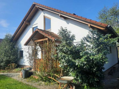 Oberkochen Heide- Einfamilienhaus mit ELW, Doppelgarage u. Traumgarten in ruhiger Lage zu vermieten