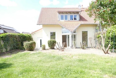 Ölbronn-Dürrn "... Willkommen Zuhause! ..." Außergewöhnliche Doppelhaushälfte mit schönem Garten!