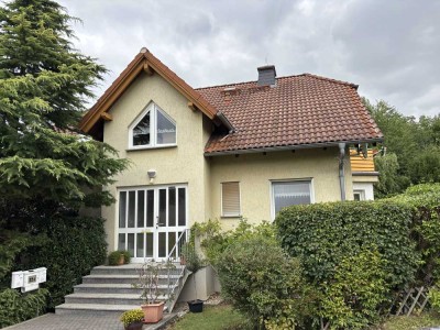 Freundliche 3-Zimmer-Dachgeschosswohnung mit geh. Innenausstattung mit EBK in Naumburg OT Bad Kösen