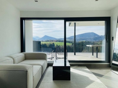 Exklusiv ausgestattete 3-Zimmer Wohnung mit 32 m² überdachter Terrasse und Gaisbergblick