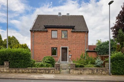 Sanierungsbedürftiges Einfamilienhaus mit Anbau -
Nähe Vennbahnweg in Aachen-Brand!