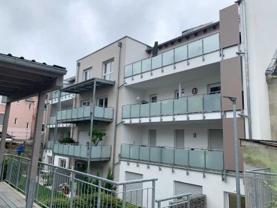 Ab 01.12.: Traumhafte 3-Z.-Wohnung (ca. 104 m²) in ruhiger Lage im Zentrum von Hof mit großem Balkon