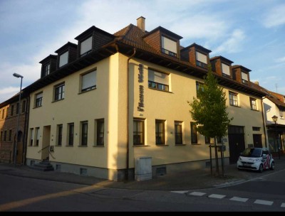 Ansprechende 4-Zimmer-Wohnung in 76703, Kraichtal 2 Minuten zur Stadtbahn, ohne Provision.