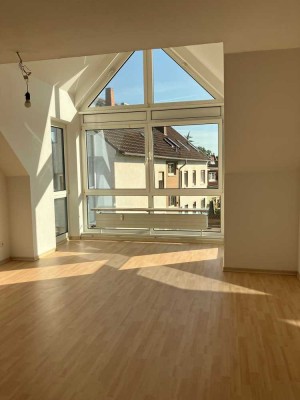 Helle 1-Zimmer-Wohnung im Zentrum von Kriftel – mit neuer Einbauküche, Aufzug & Top-Anbindung