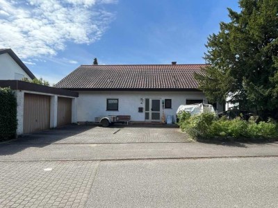 Einfamilienhaus mit massiver Doppelgarage