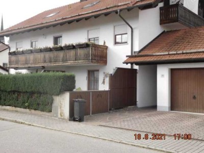 Stilvolle, geräumige und gepflegte 1-Zimmer-EG-Wohnung mit Terr. + Gart. + Küch +Hobbyr. in Emmering