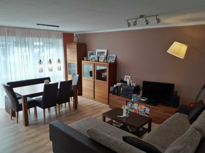 Altersgerechte,  lichtdurchflutete, 2 Zimmer EG-Wohnung mit Fußbodenheizung, in ruhiger Lage