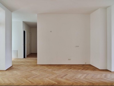 Sanierter 3 Zimmer Altbau im Erstbezug - 1. OG - 2 Balkone, direkt an der Ubahn