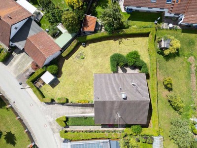 Vielseitig! Renovierungsbedürftiges EFH mit Erweiterungspotential auf riesigem Grundstück